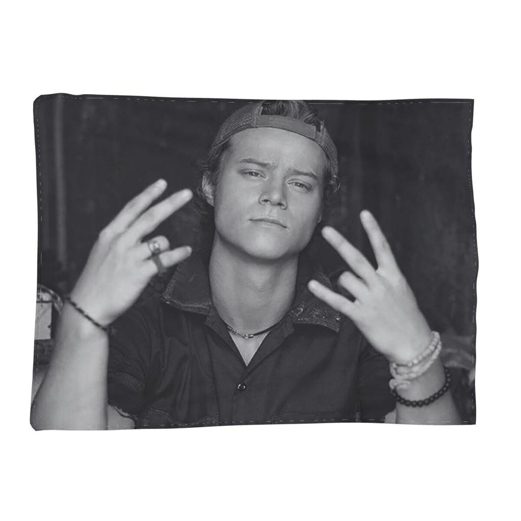 Soft Rudy Pankow JJ Maybank Poster Blanket Soft Warm Flannel Throw Blanket Plush for Bed Living room Picnic Travel Home Sofa