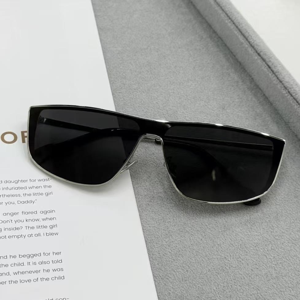 

Fashion Rimless Rectangle Sunglasses Women Luxury Design Sun Glasses Ladies Retro Gradient Eyewear Uv400 Shades Glasses 1PC