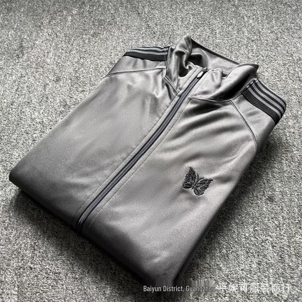 Chaqueta Deportiva con Cremallera Bordada de Mariposas, Cuello Alto Retro Trendy FOG para Hombres y Mujeres