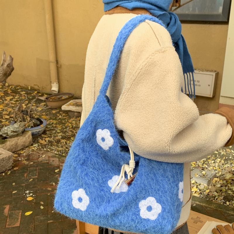 Bolsa de Ombro Único Bordada com Nuvens, Bolsa de Mão Tote Doce e Artística Estilo Floresta