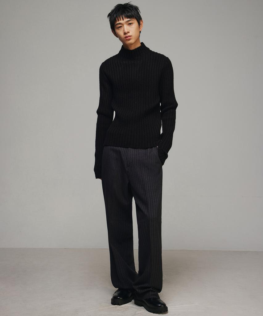 SIGNATURE Wool-Like Wide-Fit No-Tuck Slacks [Black Stripe]