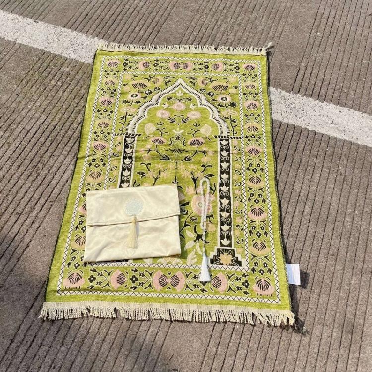 Beautifully Color Prayer Carpet Praying Rug Mat With Beads and Storage Bag Suitable For Women And Men Bayram Gift