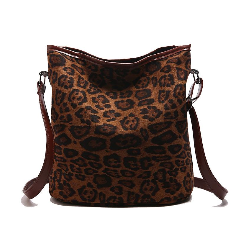 Deerskin velvet leopard print large-capacity bag women's 2025 new trendy Korean niche bucket bag versatile shoulder armpit bag