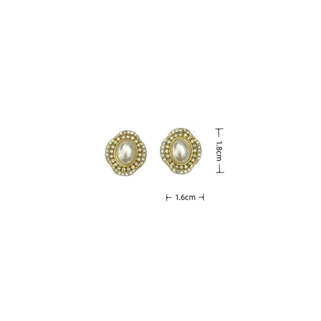 French Retro Oval Pearl Earrings: Elegant High-End Geometric Design for Women