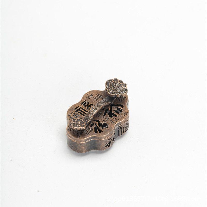 Auspicious Clouds Alloy Incense Holder: Long-lasting Sandalwood Aromatherapy Purifier.