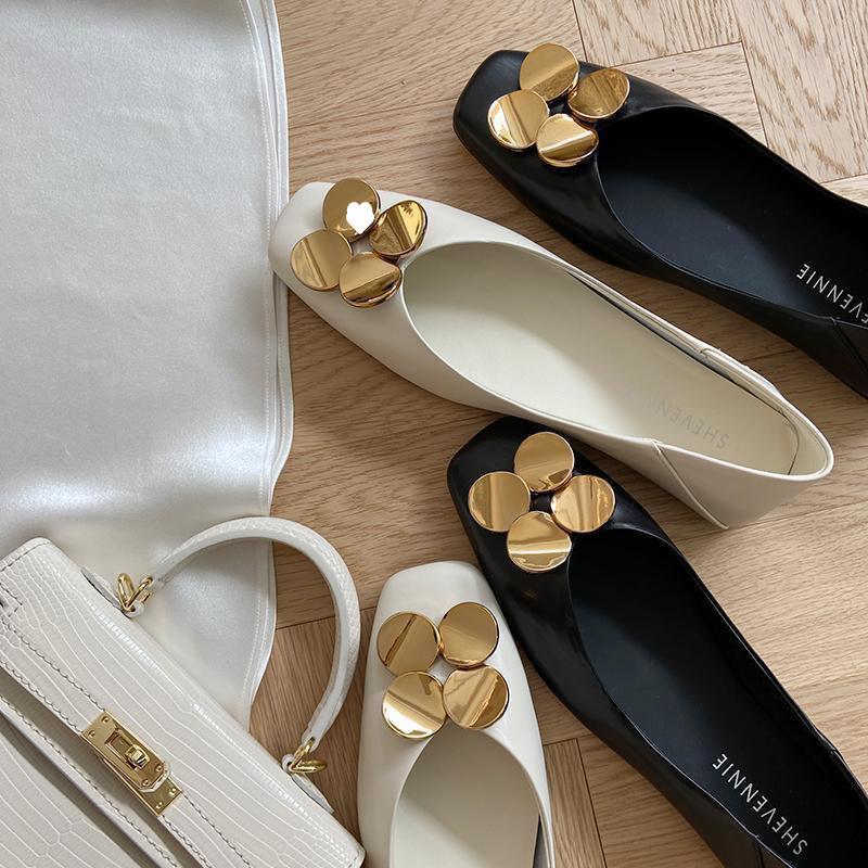 Metal square head single shoes women's versatile spring and autumn 2025 new flat bottom shallow mouth low heel retro grandma shoes ladyshoes