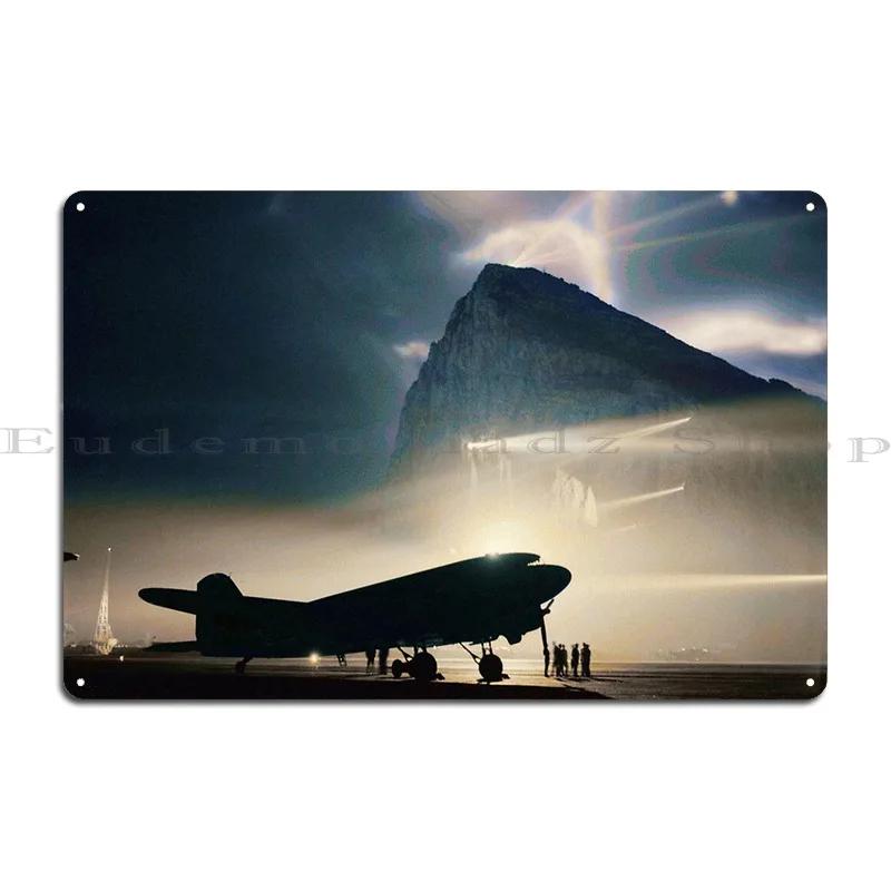 Men of the th Infantry Regiment nd Battalion th Marines landing on Iwo Jima Metal Create Vintage Garage Tin Sign Poster 20x30cm（7.8x11.8inch）