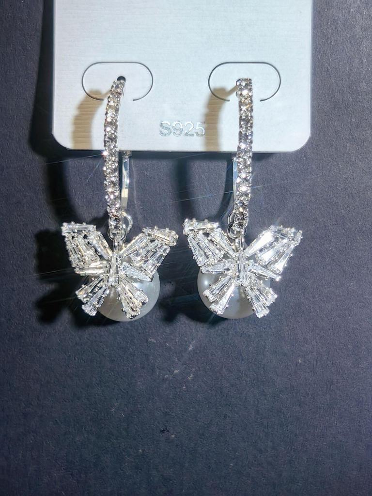 Koreanischer Stil 925 Silber Schmetterling & Quaste Ohrringe mit Zirkonia, Strass und Perlen Akzenten für Herbst/Winter.