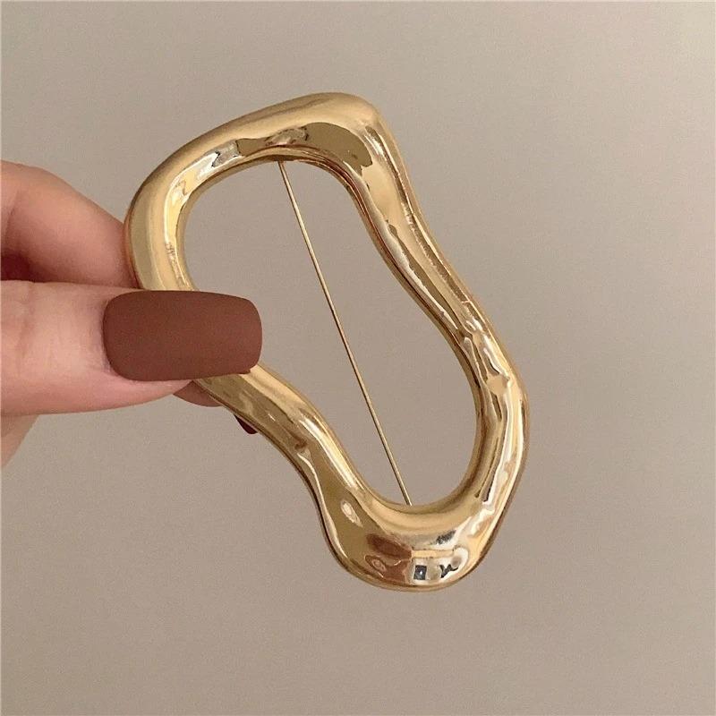 New Trendy Irregular Big Circle Brooches for Women Men Gold Plated Silver Color Metal Lapel Pins Geometric Jewelry Gifts 2026