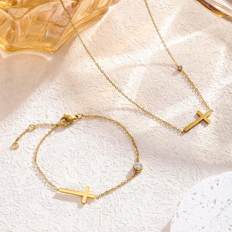 Elegant Titanium Steel Clavicle Chain: Delicate Fade, Light Shine, Unique Design