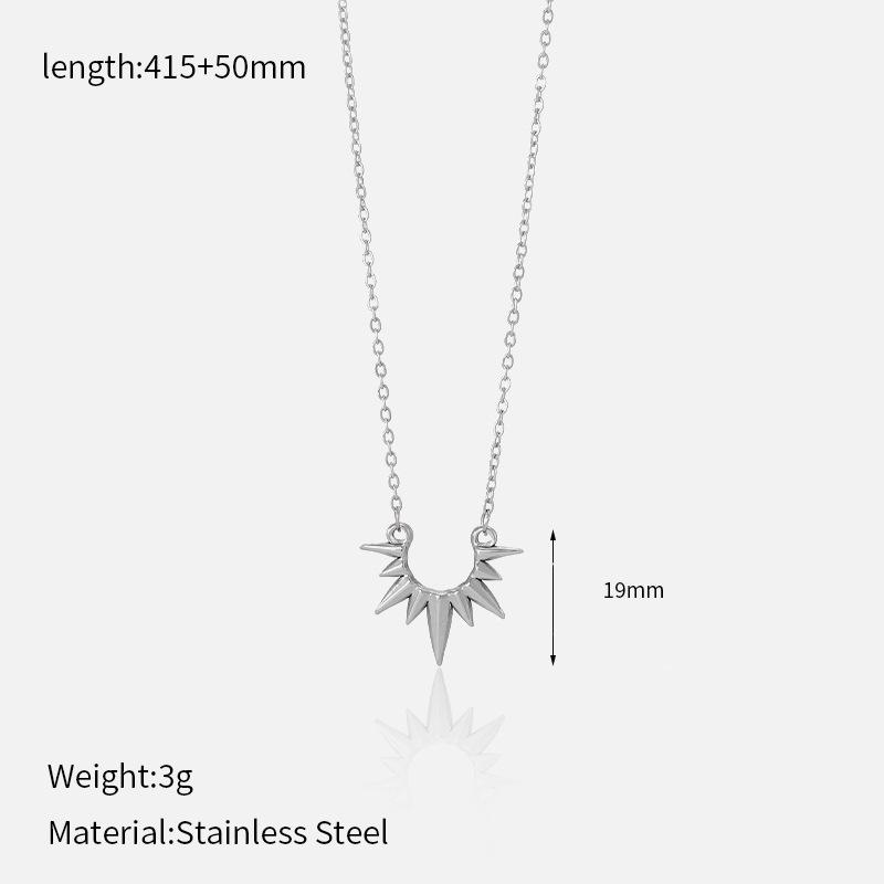 Minimalist Sun Pendant Gold Necklace Fashionable Layering Choker Jewelry Unique Luxury Design