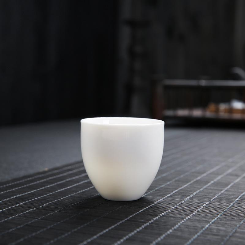 Chinesische weiße Porzellan-Teetasse Kung Fu Teegeschirr Keramik-Teeschale Kreative handgefertigte Tassen Kleines Weinglas Phnom Penh Teetassen Geschenk