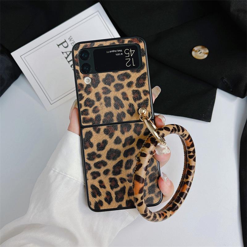 Applicable to Samsung ZFlip4 leopard print mobile phone case zflip5 portable ring zflip6 folding hard case protective case