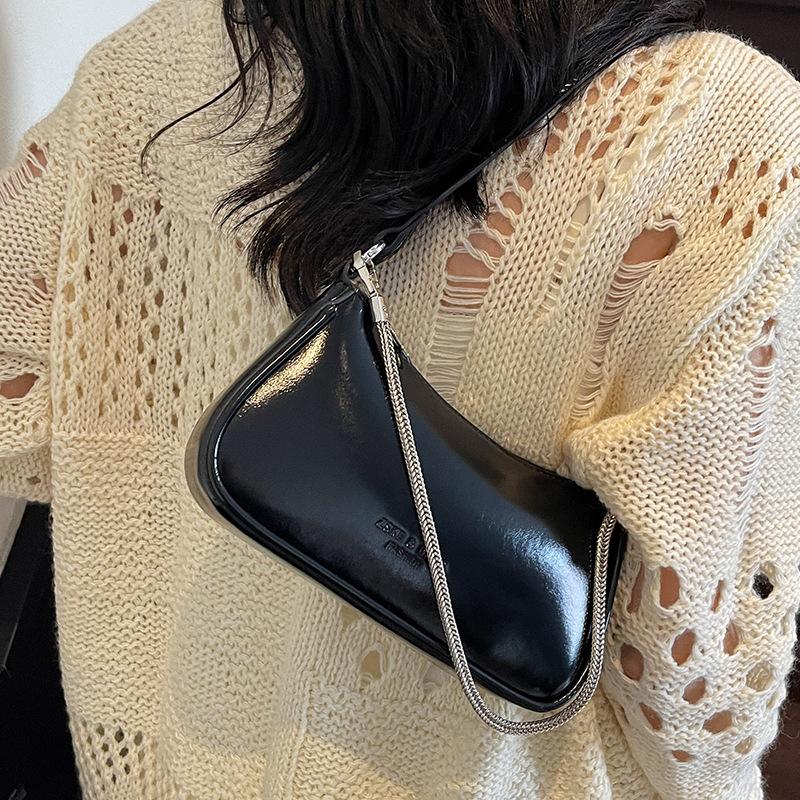 Niche design underarm bag hand carry small bag women's 2025 tide high-end chain bag shoulder messenger bag