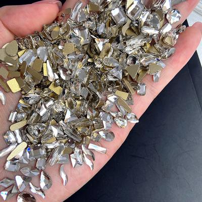 50Pcs/Bag Nail Art Rhinestone 3D Geometric Shaped Glitter Manicure Accessories