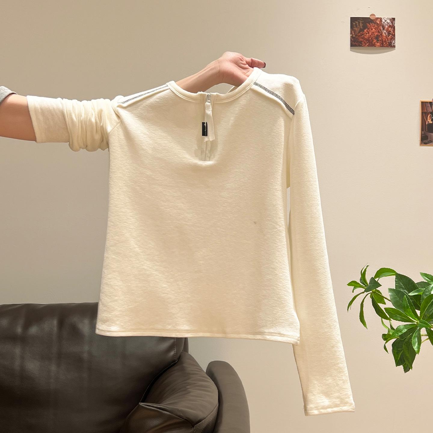 

Stylish White Slim-Fit Half-Zip Long-Sleeved Base Layer T-Shirt—Undeniably Unique Texture M