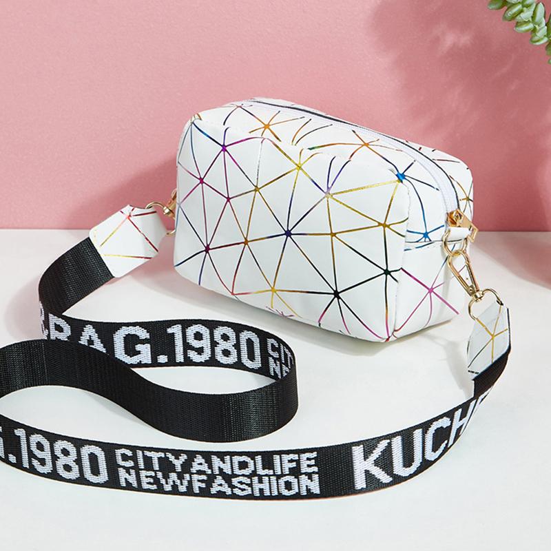 Moda Lazer Omuz askılı çanta Kadın Küçük Kare Çanta PU Deri Crossbody Çanta Trendy Yeni Mini Satchel Çanta