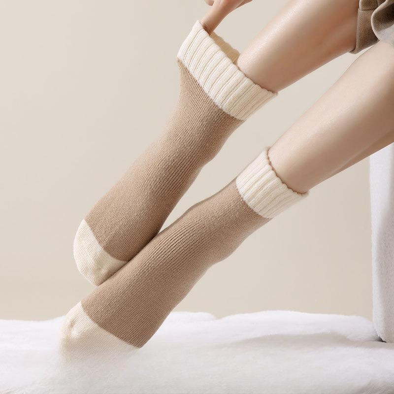 Women's Autumn and Winter Fleece Thick Warm Cashmere Cotton Socks Warm Feet Fleece Snow Mid-calf Socks