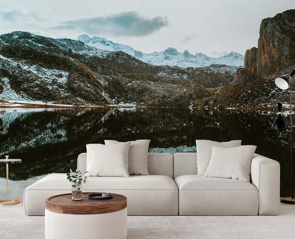 Wallpaper Lake in the mountains