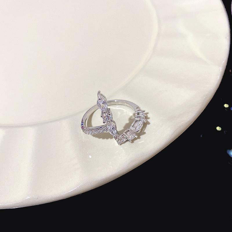 Women's Hip-Hop Style Silver Open Ring - Retro Niche Design