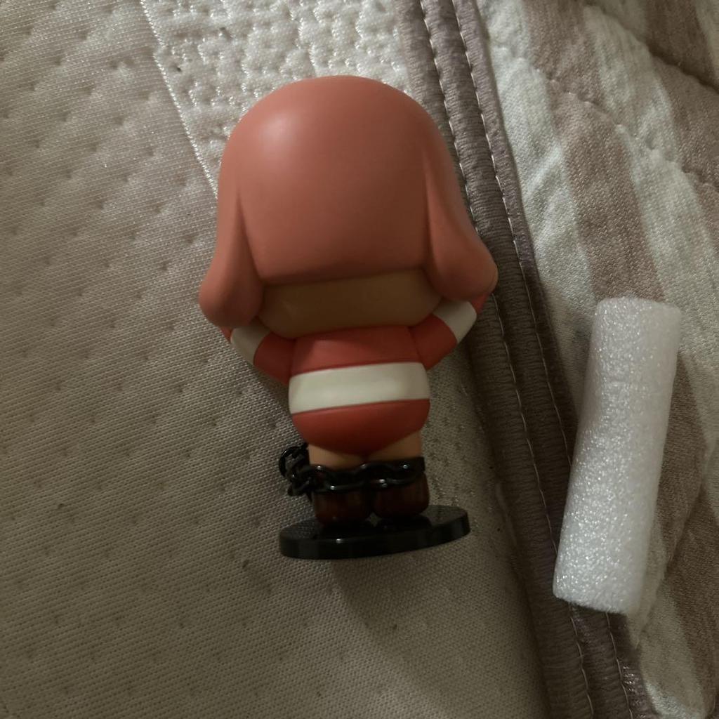 [USED] Crying Again Figure