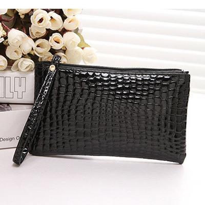 Women Wristlet Clutch Bag Faux Leather Crocodile Pattern Zipper Closure Slim Design Handheld Purse for Everyday Use