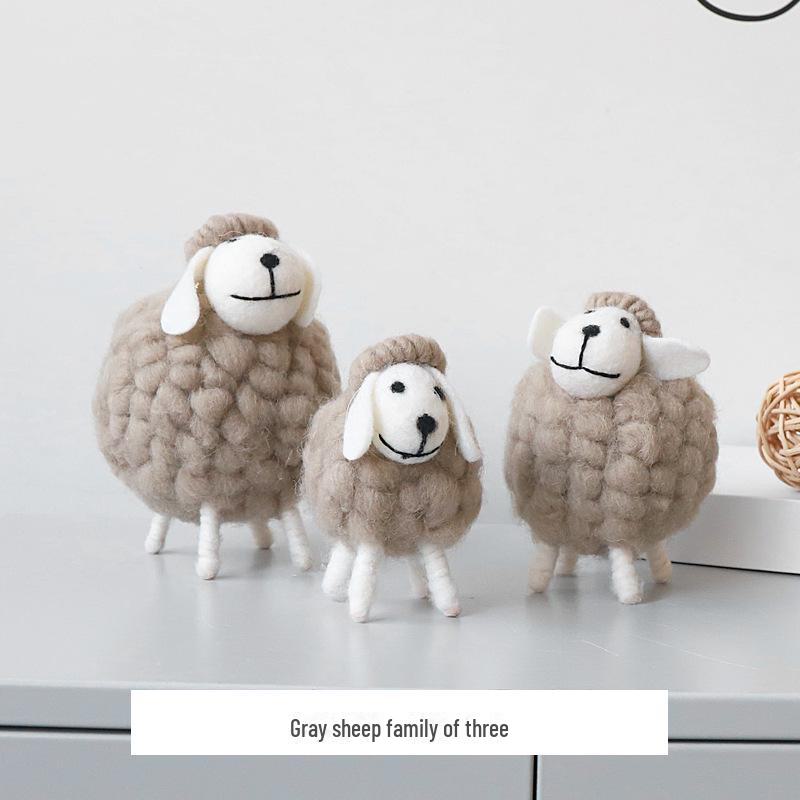 

Милые украшения из фетра в виде овец: Креативный декор детской комнаты и спальни в скандинавском стиле