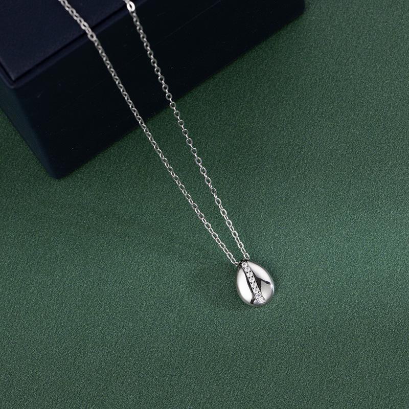 Banyan Tree Women's Gold-Plated Silver Coffee Bean Necklace - Simple, Versatile Clavicle Chain, Light Luxury High-End Design.