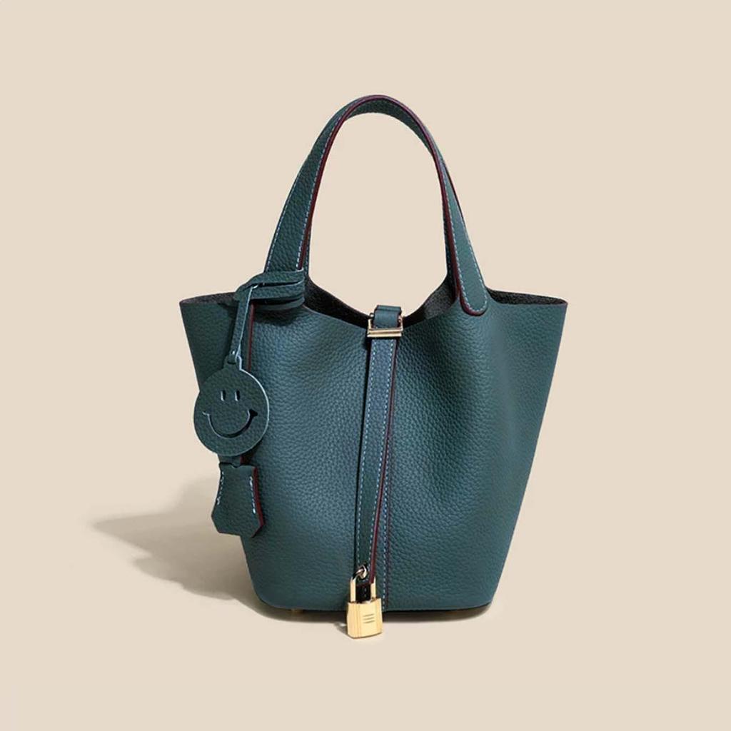 2025 Trending Women's Genuine Leather Cowhide Bucket Bag: Versatile, Top Layer Vegetable Tanned Handbag