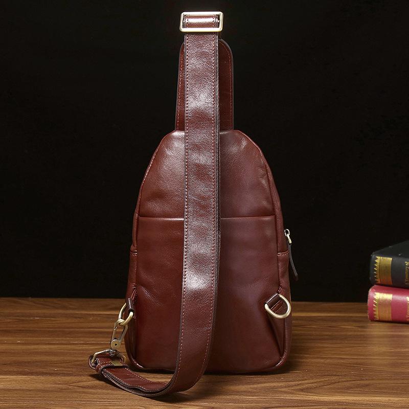 New Retro Handmade Cowhide Chest Bag for Men's Leather Crossbody Bag, Casual and Simple One Shoulder Soft Leather Bag
