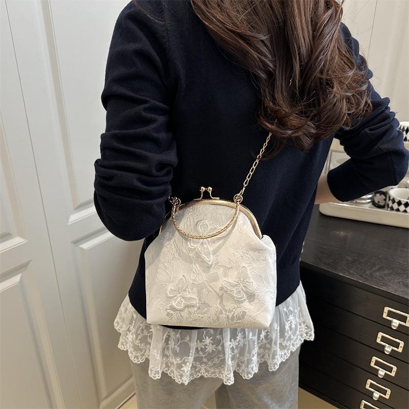 Chinese Style Shell Handbag Embroidery Butterfly Fashion Travel Shoulder Bag Elegant Metal Chains Cross-Body Bag Handbags