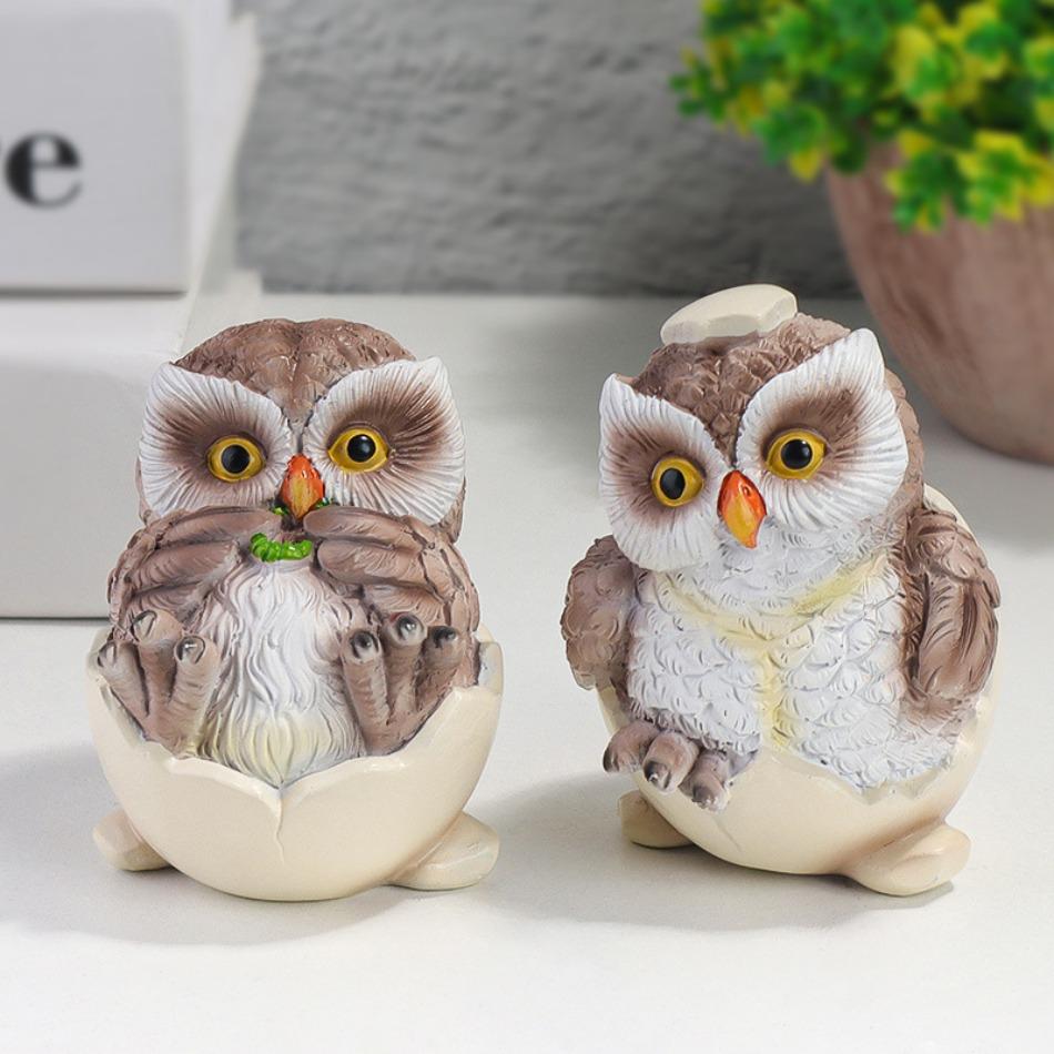 Resin Owl Statue Living Room Decoration Accessories Desk for Home Figurines & Miniatures Desktop Ornament