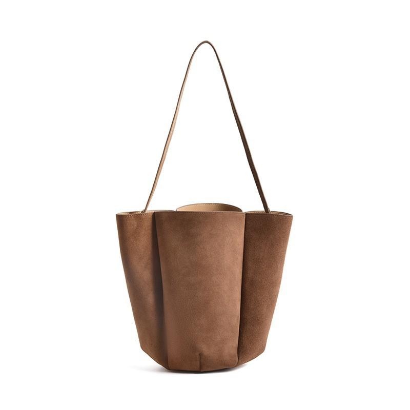 

Korean Retro Niche Design Petal Style Crossbody Bucket Bag Women s Suede Premium Versatile Hand-held Shoulder 33x13x26cm кофейный
