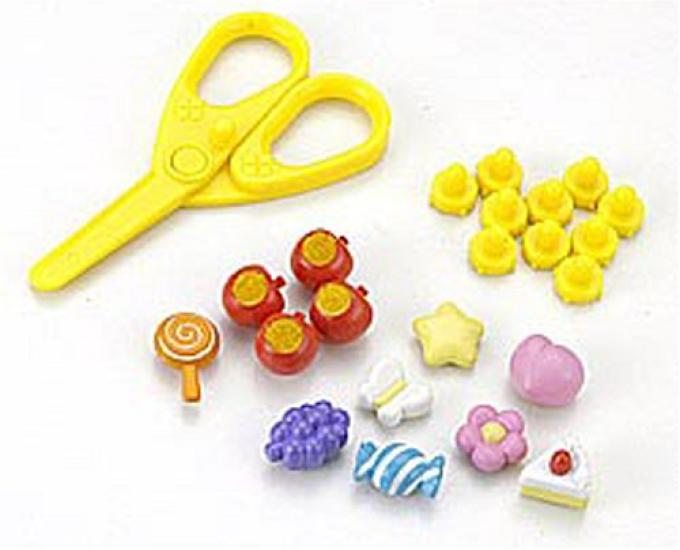 

Wooden House Nuts Set Koeda-chan