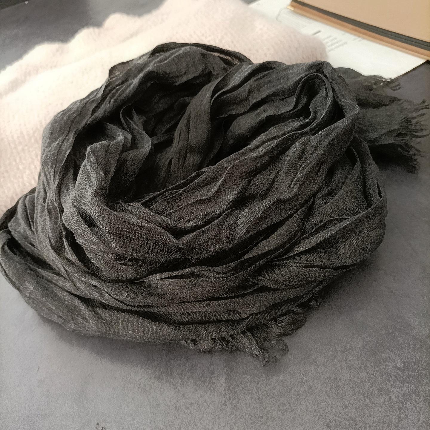 

Хлопок и лен Женская художественная текстура плиссированная длинная тонкая модель с простыми и универсальными краями подходит для весны, осени и зимы шаль 190 * 90cm