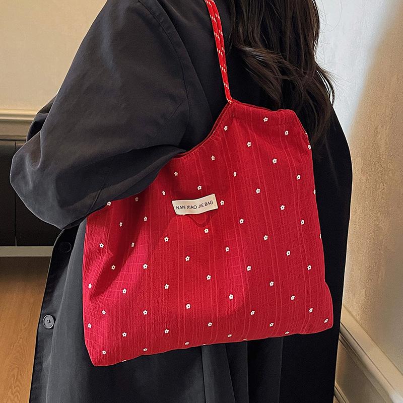 A Large-capacity Bag with A Laid-back Style, A Single-shoulder Handbag for Students Commuting To Class