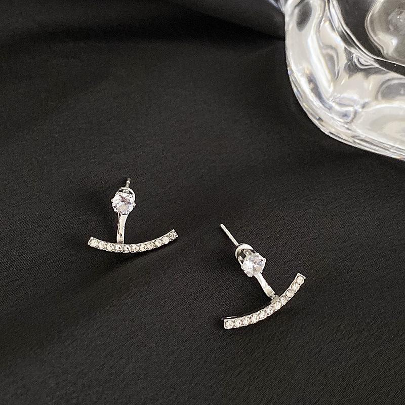 

A two-wear rear-hanging zircon retro earrings, women s Hong Kong style, unique temperament, small smile earrings and ear jewelry
