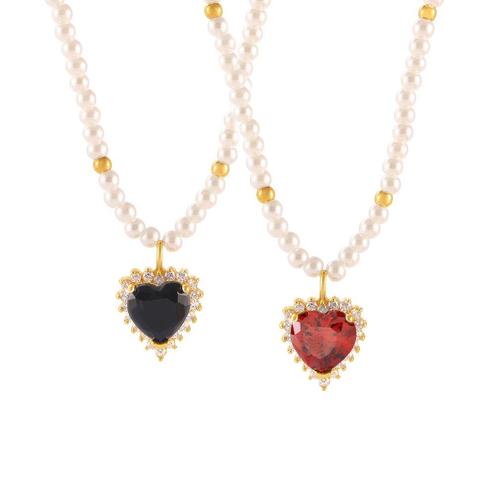 Hepburn-Style Heart Zircon Pendant Necklace: Gold-Plated Titanium, Imitation Pearl Design