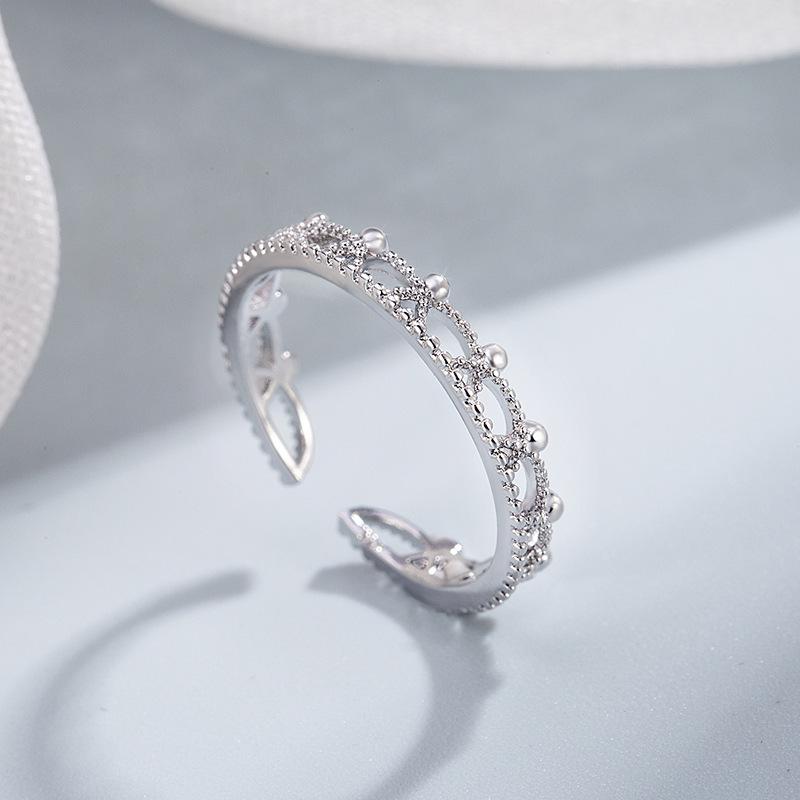 

Элегантное кольцо-корона с цветочным кружевом: Изысканный универсальный полый дизайн бусин, высококачественные ретро-украшения Adjustable Open