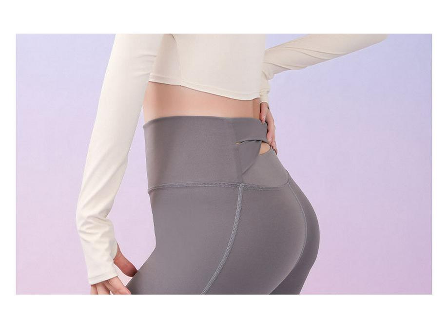 Women's Two-Piece Fitness Yoga Top with Removable Chest Pad and Buckle