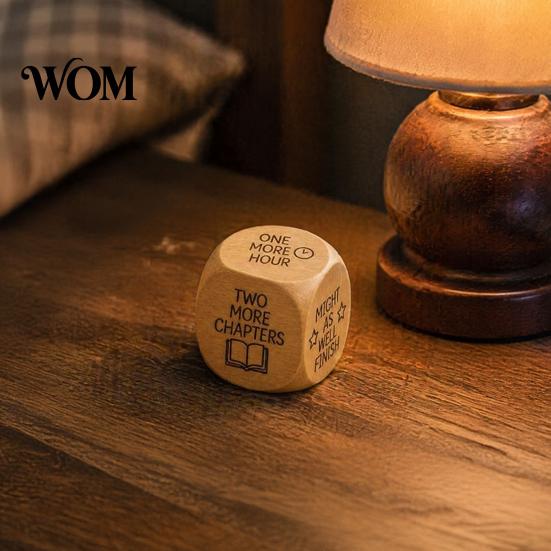 Interactive Reading Dice Wooden Decision Dice, 6-Sided Wood Engraved Quotes Prompt, Natural Bookish Daily Habit Tool Charm, Fun Companion Book