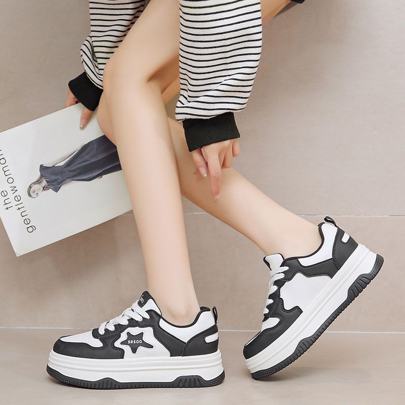 Board shoes women's spring and autumn flat platform 2025 spring new orders surge versatile students black star leisure sports white shoes