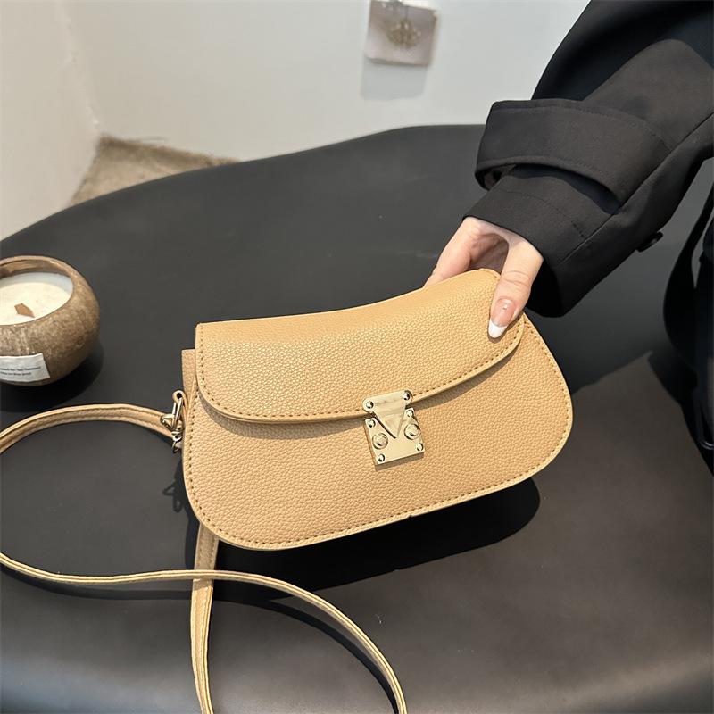 2025 autumn new fashion niche design women's shoulder bag foreign versatile retro messenger small square bag