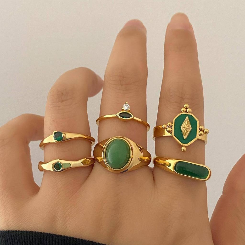 Retro French ring women's simple design sense green diamond ring casual versatile ring jewelry