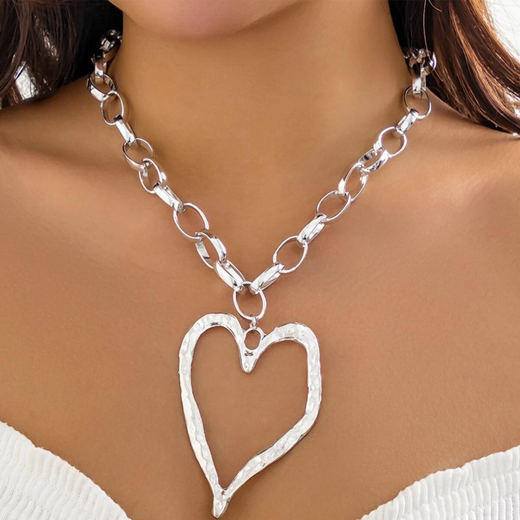 Hip Hop Punk Gold Color Love Heart Pendant Necklace for Women Exaggerated Hollow Out Thick Chain Chokers Y2K Jewelry Accessories