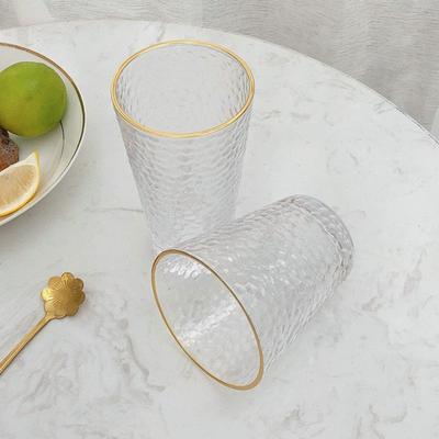 330ml/340ml Goldrandbemalte Gläser Geprägtes Glas Saftbecher Milchbecher Transparentes Wasserglas Kreative Hämmerchenmuster-Becher