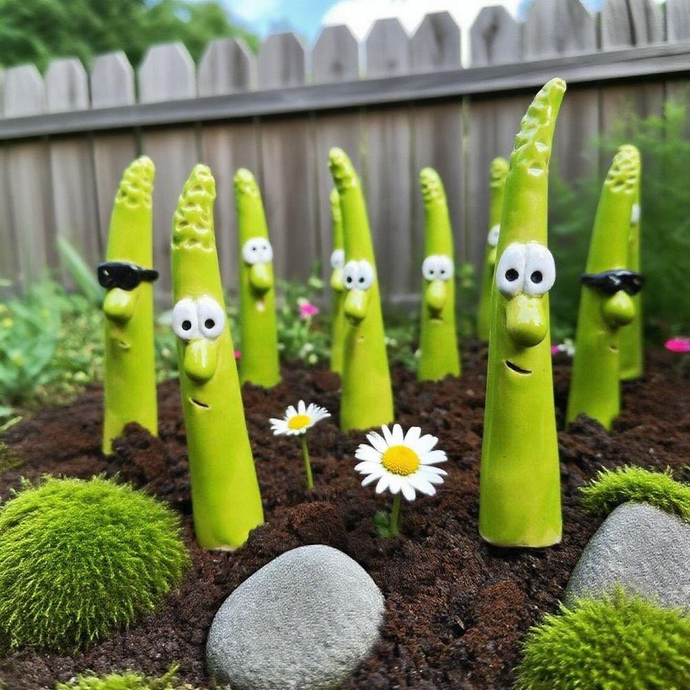 2Pcs Creative Bamboo Shoot Plant Crafts Handmade Cute Expression Bamboo Shoot Garden Stakes Green Resin Crafts