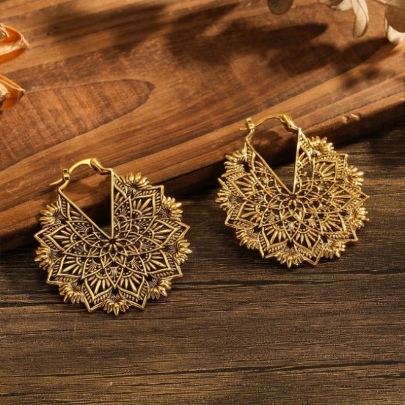 Vintage Hollow Out Flower Hoop Earrings for Women Niche Design Ethnic Fashion Earring Party Jewelry Gifts