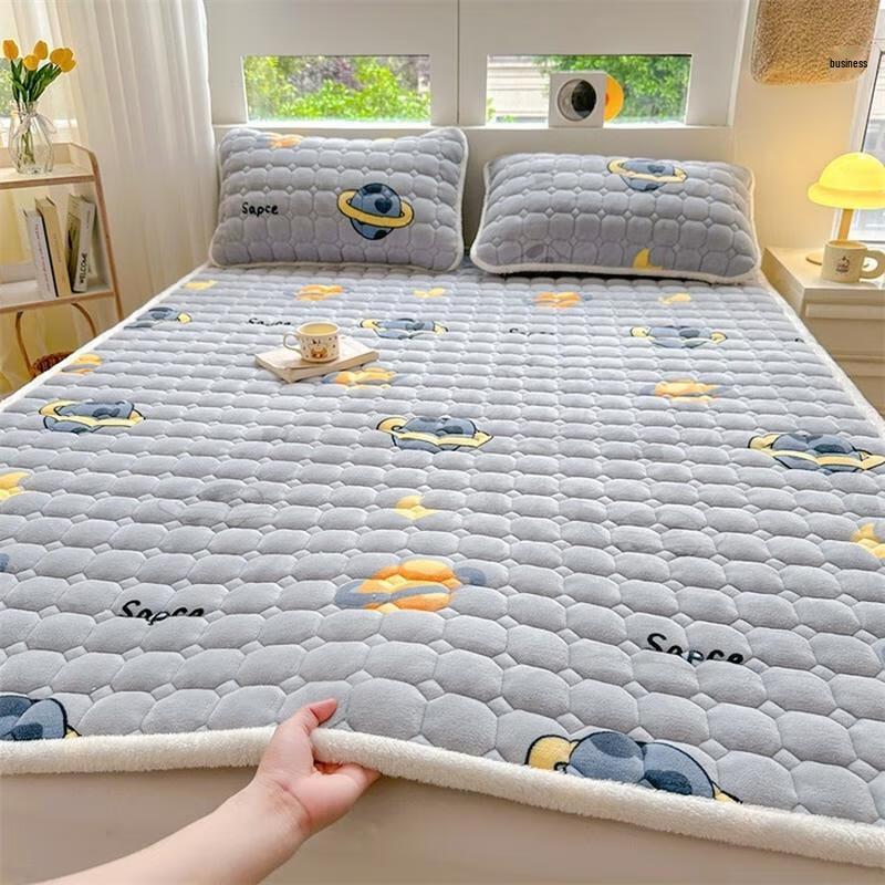 Зимний стеганый матрасный наматрасник JINGRUIXIANG из молочного велюра