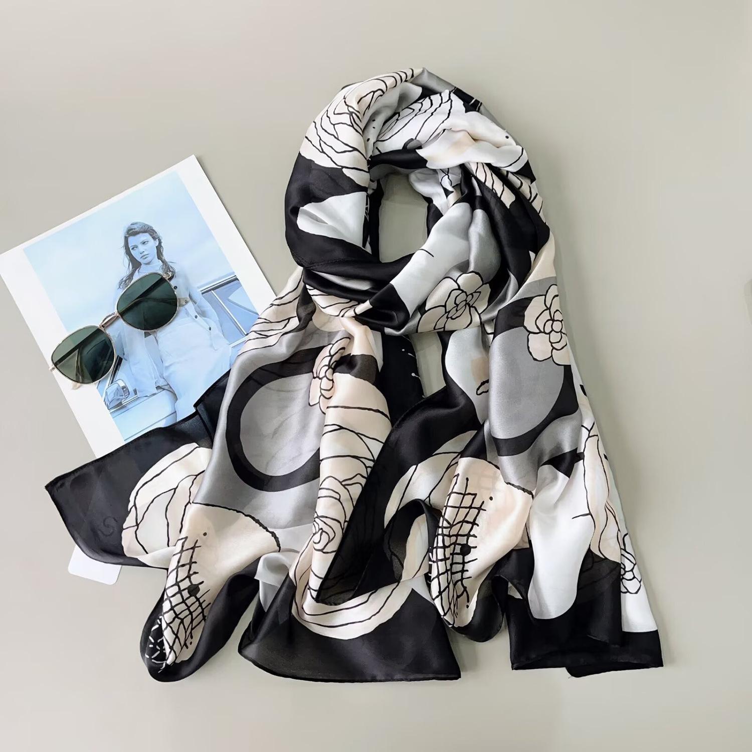High-value retro-printed long scarf creative temperament with shawl, scarf simulation silk with sunscreen shawl 185*80cm